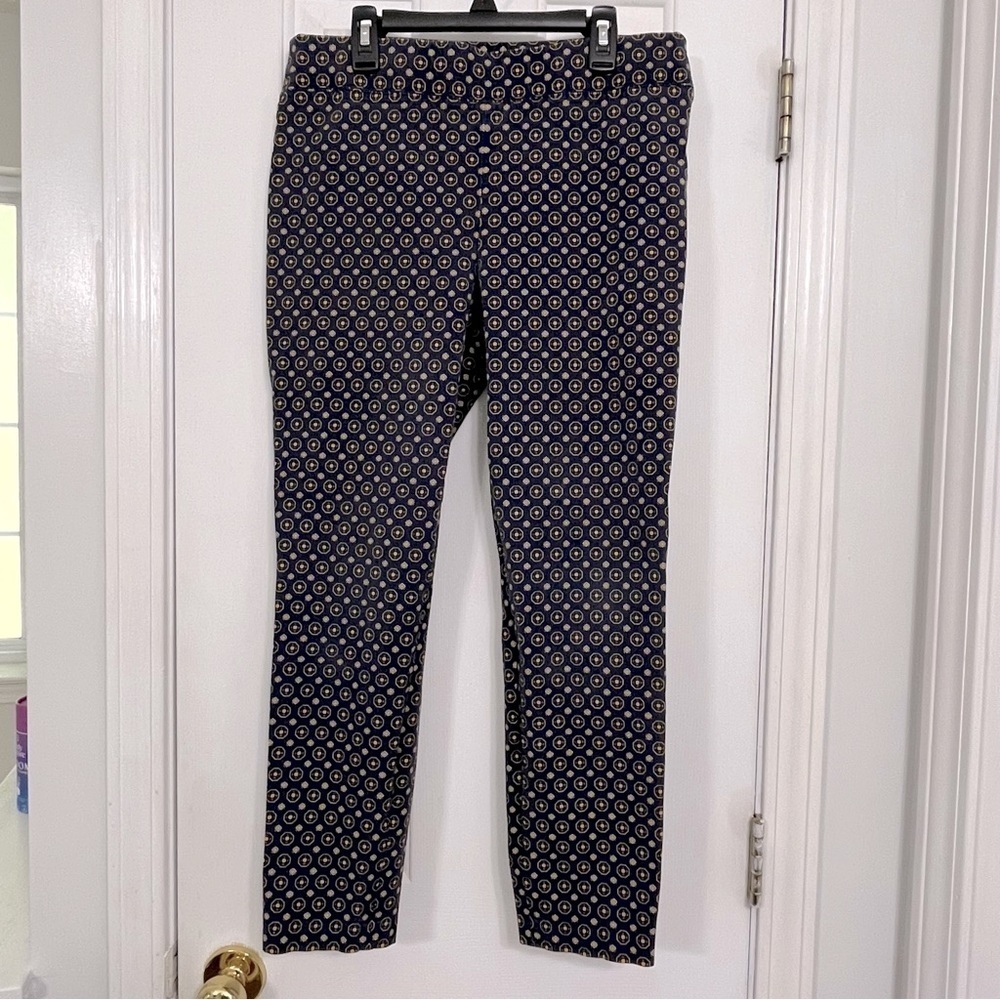 Talbots Essex Ankle cotton spandex pullon navy & gold patterned pants, size 8.